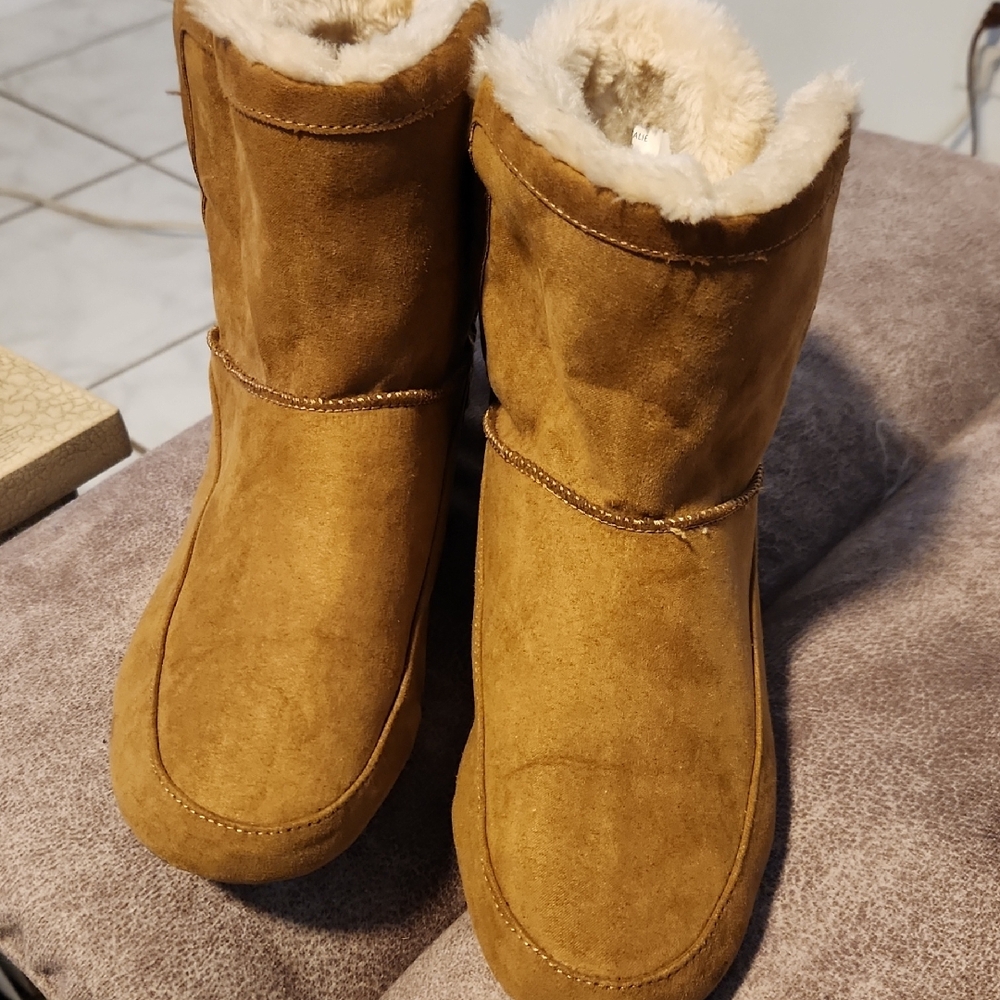 Lucky Brand Tan Ankle Booties